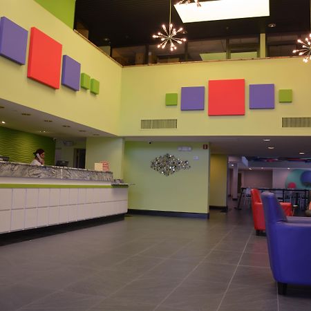 Grand Hotel Orlando At Universal Blvd - Shuttle To Theme Parks מראה חיצוני תמונה