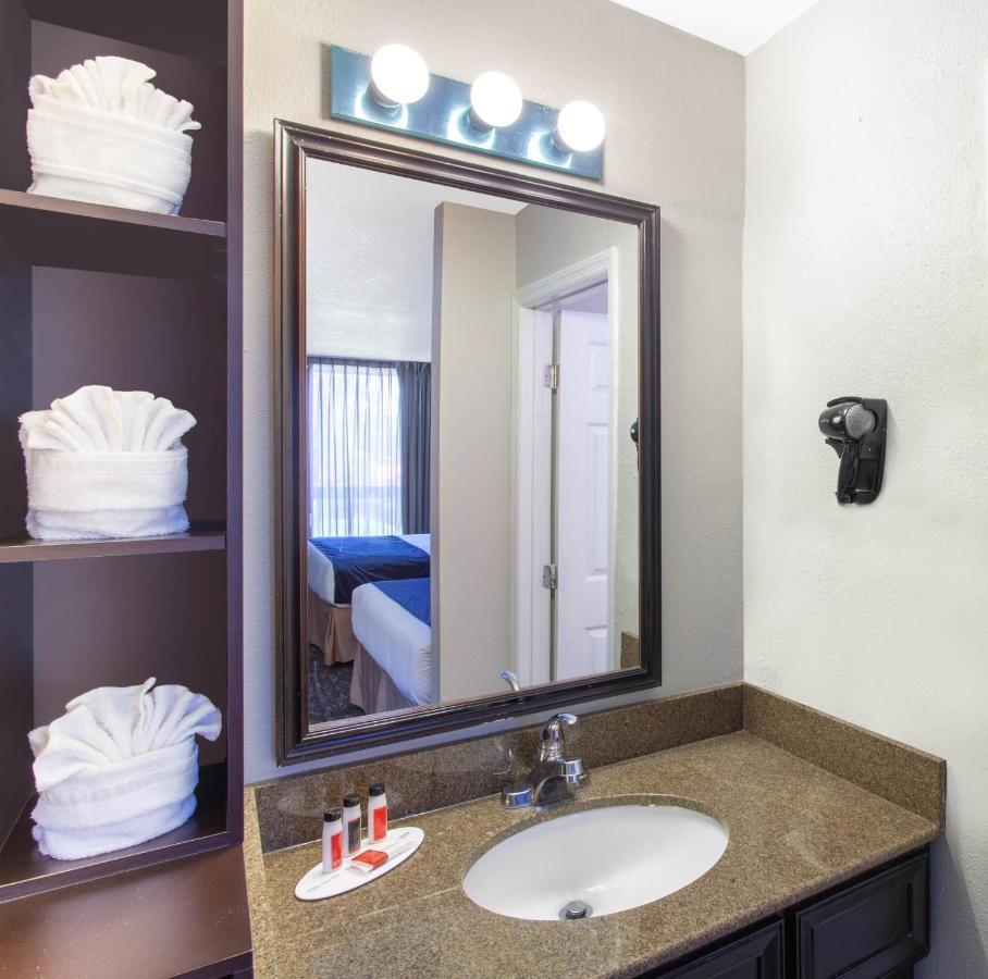 Grand Hotel Orlando At Universal Blvd - Shuttle To Theme Parks מראה חיצוני תמונה
