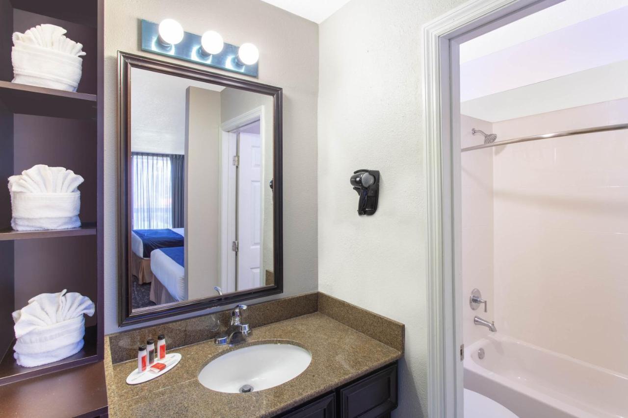 Grand Hotel Orlando At Universal Blvd - Shuttle To Theme Parks מראה חיצוני תמונה